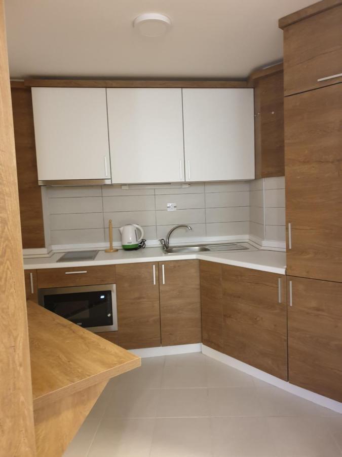 מוורובו Lakeview Hotel & Apartments מראה חיצוני תמונה