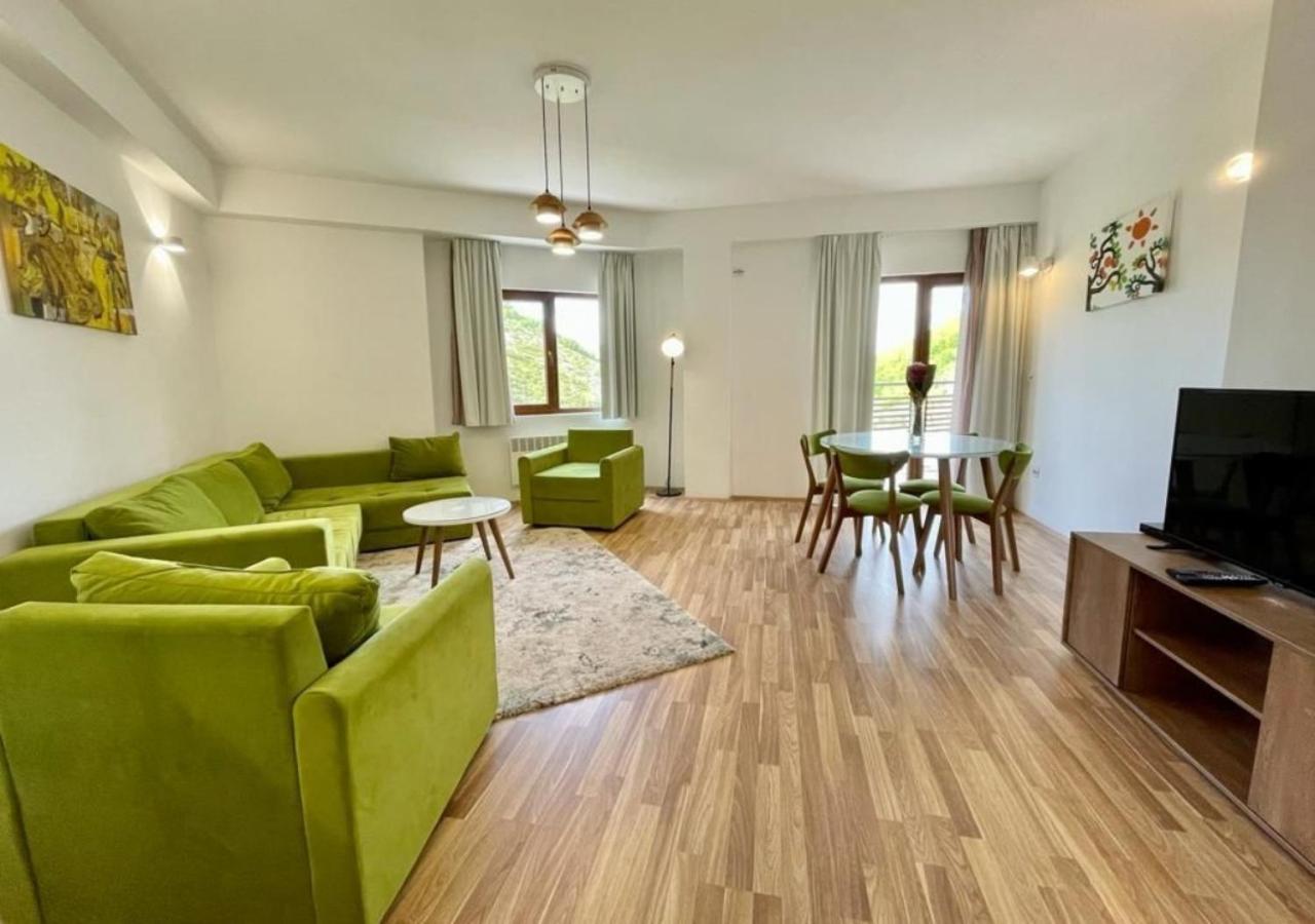 מוורובו Lakeview Hotel & Apartments מראה חיצוני תמונה