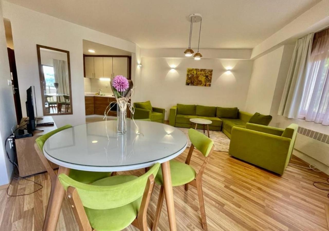 מוורובו Lakeview Hotel & Apartments מראה חיצוני תמונה
