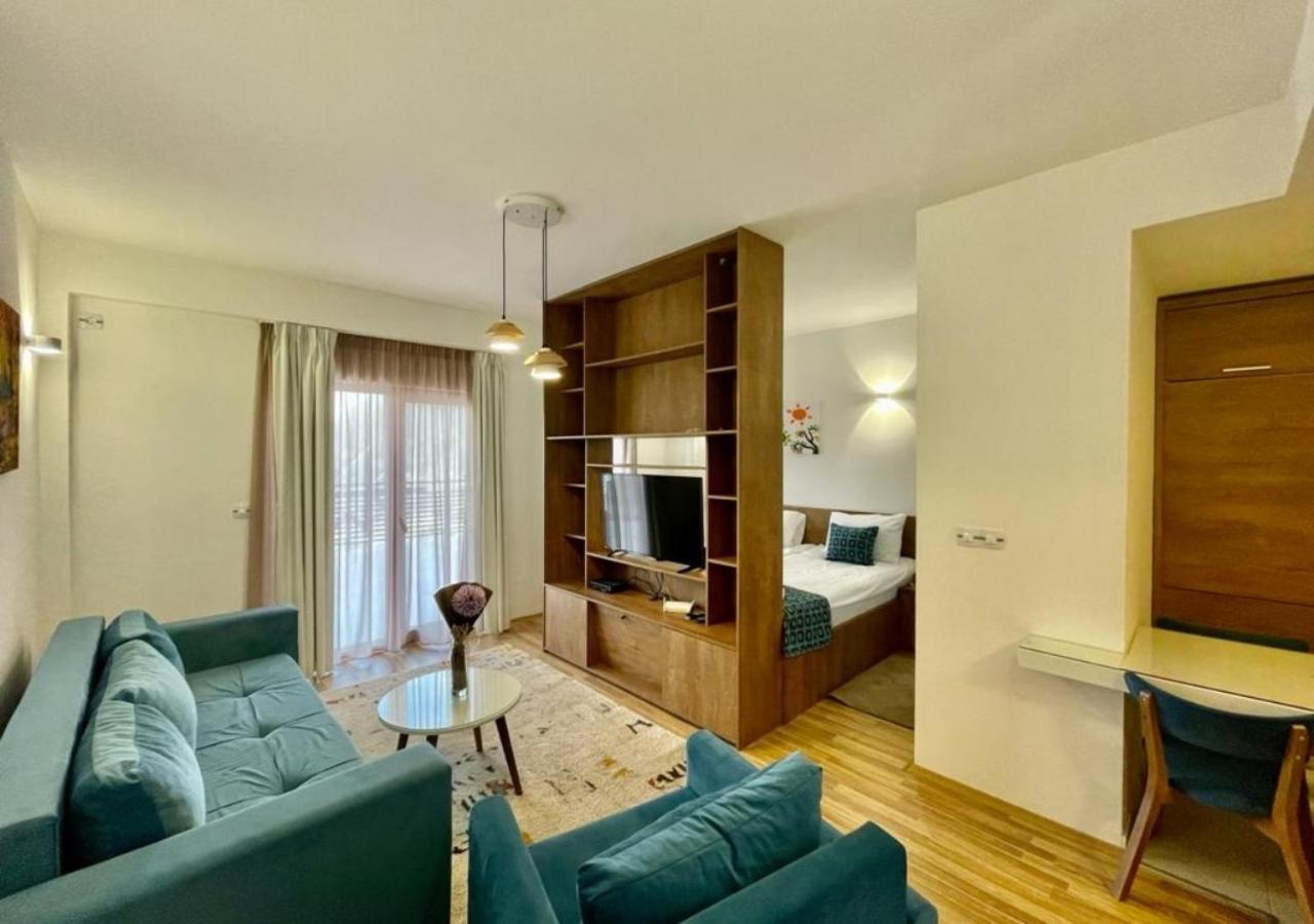 מוורובו Lakeview Hotel & Apartments מראה חיצוני תמונה
