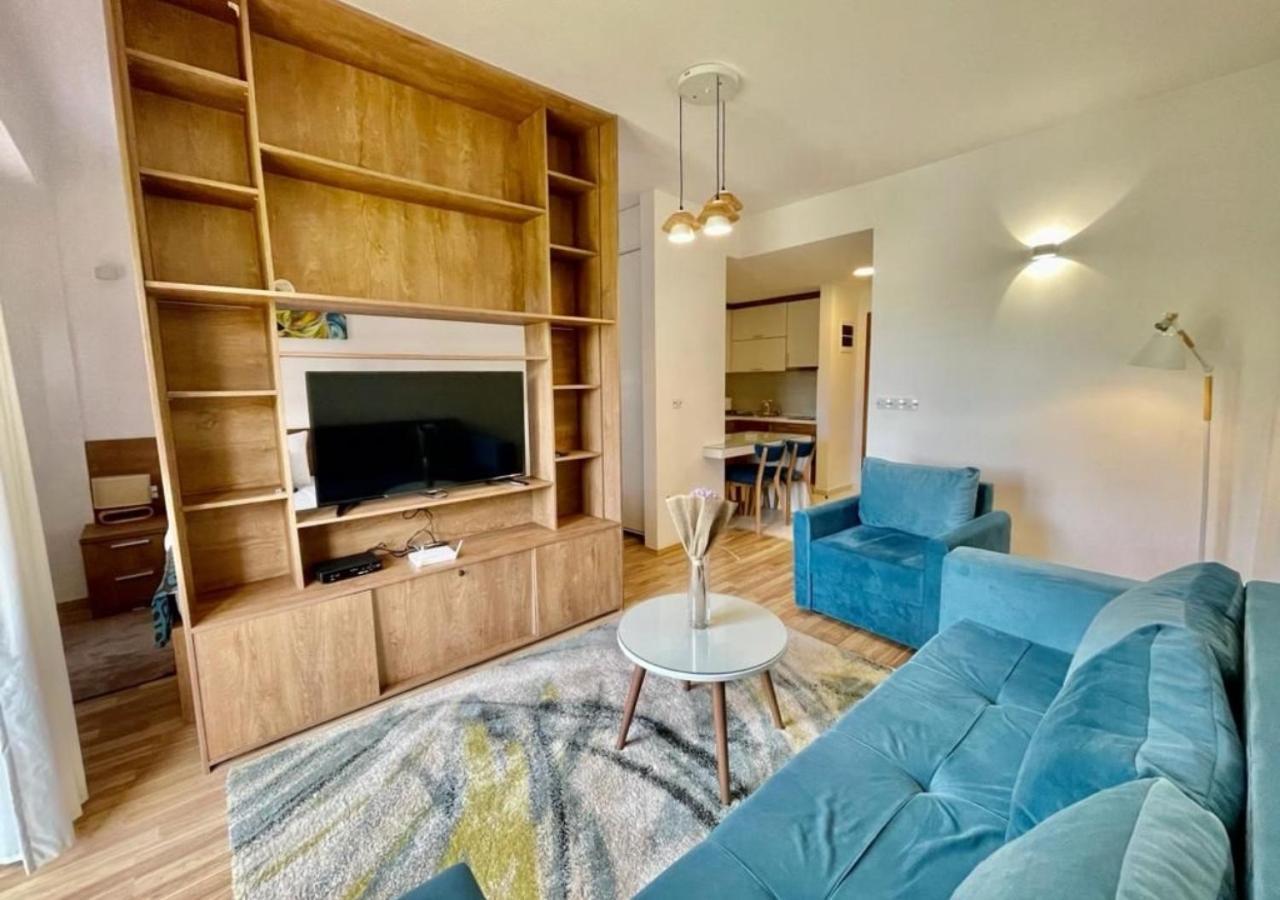 מוורובו Lakeview Hotel & Apartments מראה חיצוני תמונה