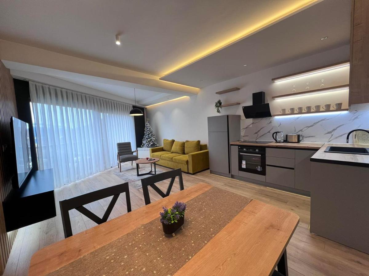 מוורובו Lakeview Hotel & Apartments מראה חיצוני תמונה