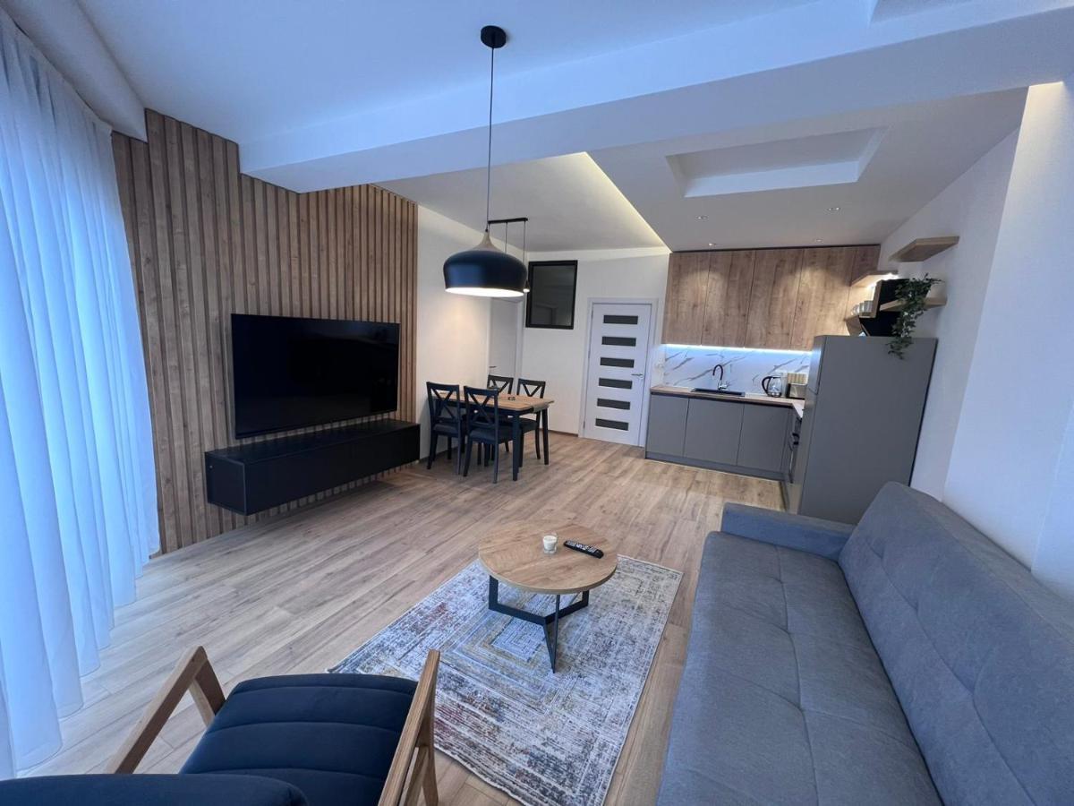 מוורובו Lakeview Hotel & Apartments מראה חיצוני תמונה