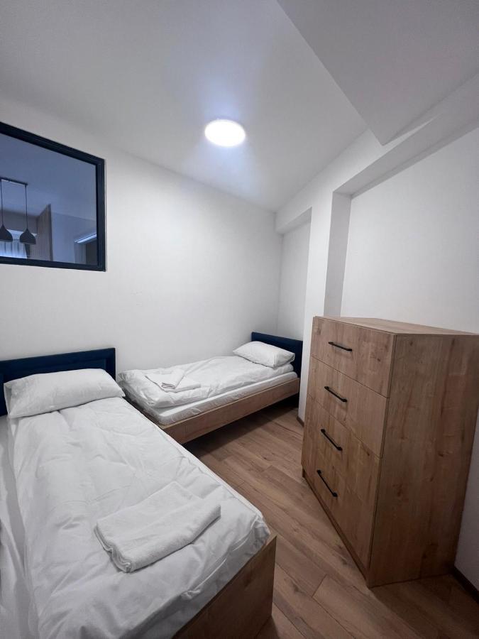 מוורובו Lakeview Hotel & Apartments מראה חיצוני תמונה