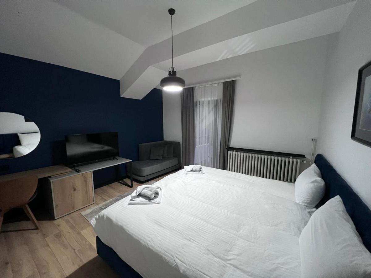 מוורובו Lakeview Hotel & Apartments מראה חיצוני תמונה