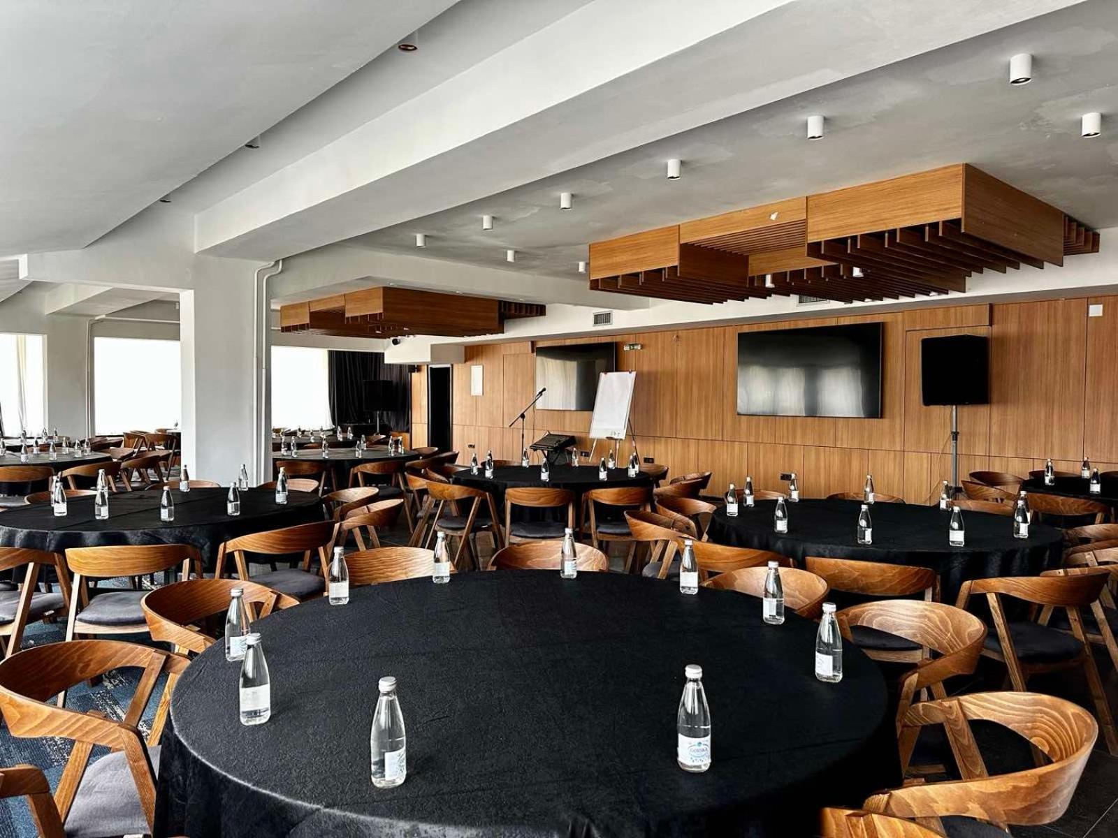 מוורובו Lakeview Hotel & Apartments מראה חיצוני תמונה
